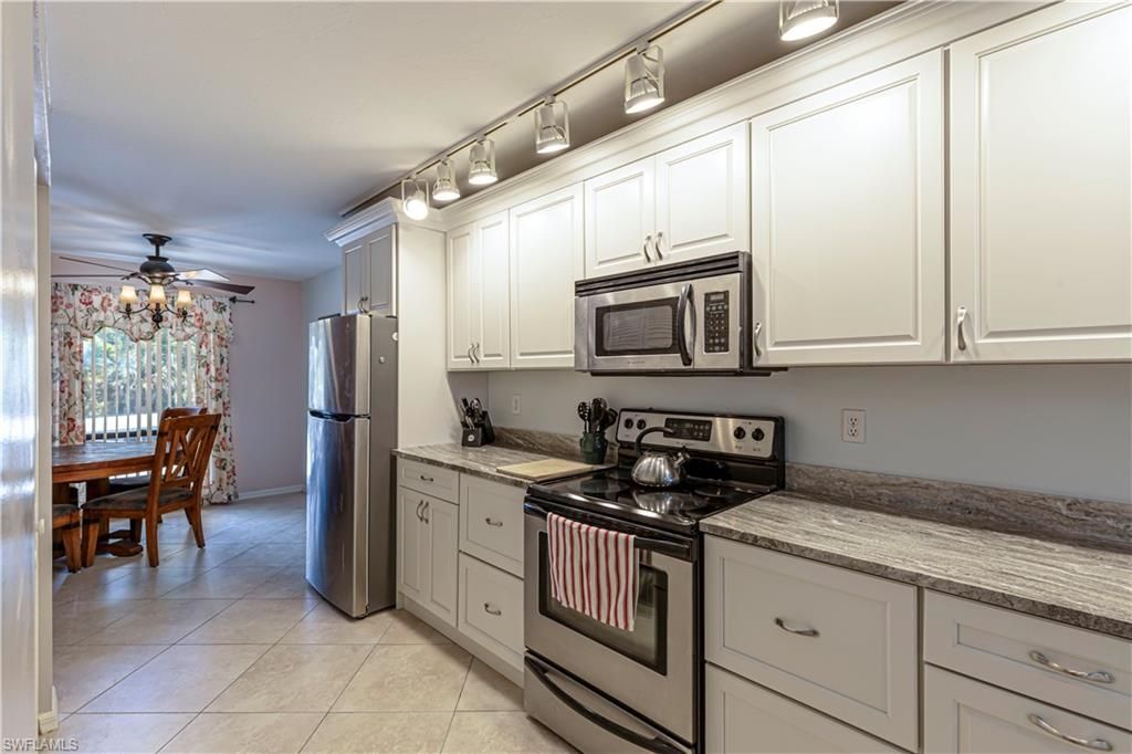 4410 Chantelle Dr, Unit H-205, Naples, FL 34112 Photo