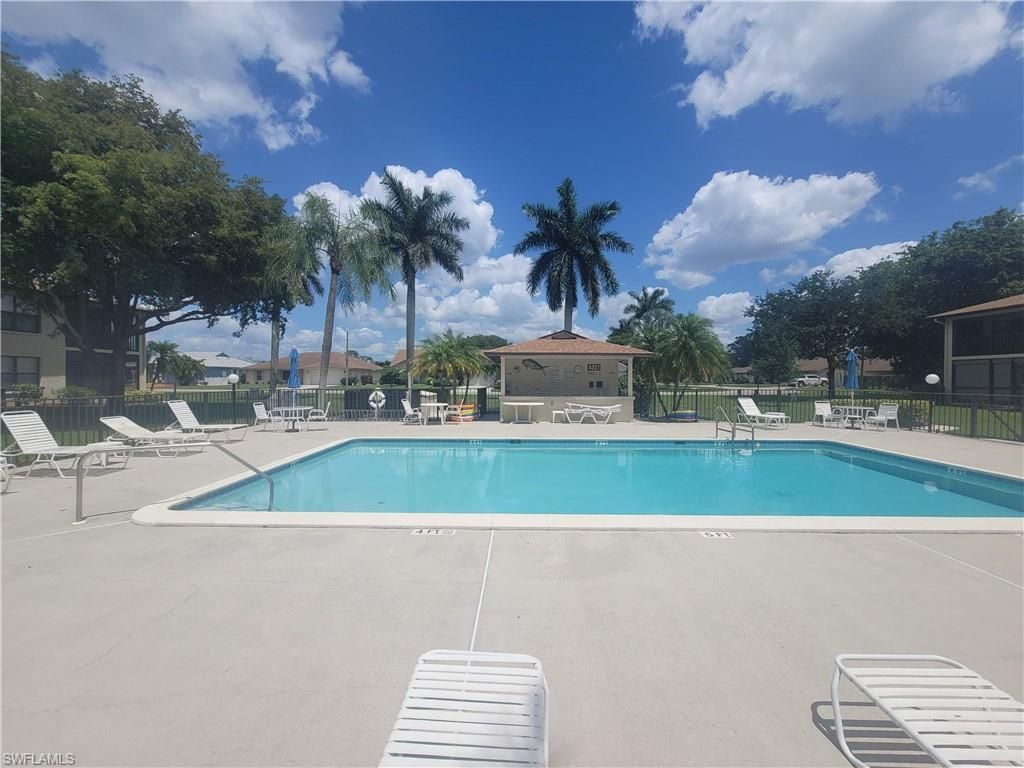 4410 Chantelle Dr, Unit H-205, Naples, FL 34112 Photo