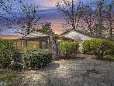 407 POTATO ROAD, CARLISLE, PA 17015