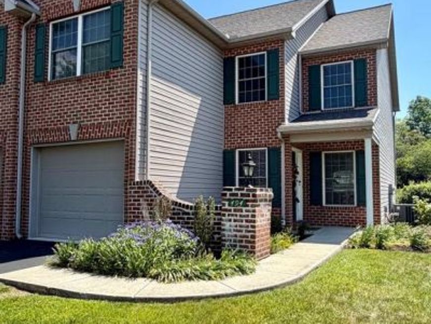 494 Quiggley Circle, Harrisburg, PA 17112 Main Photo