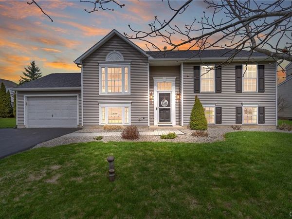 5015 Dongara Lane, Clay, NY 13041