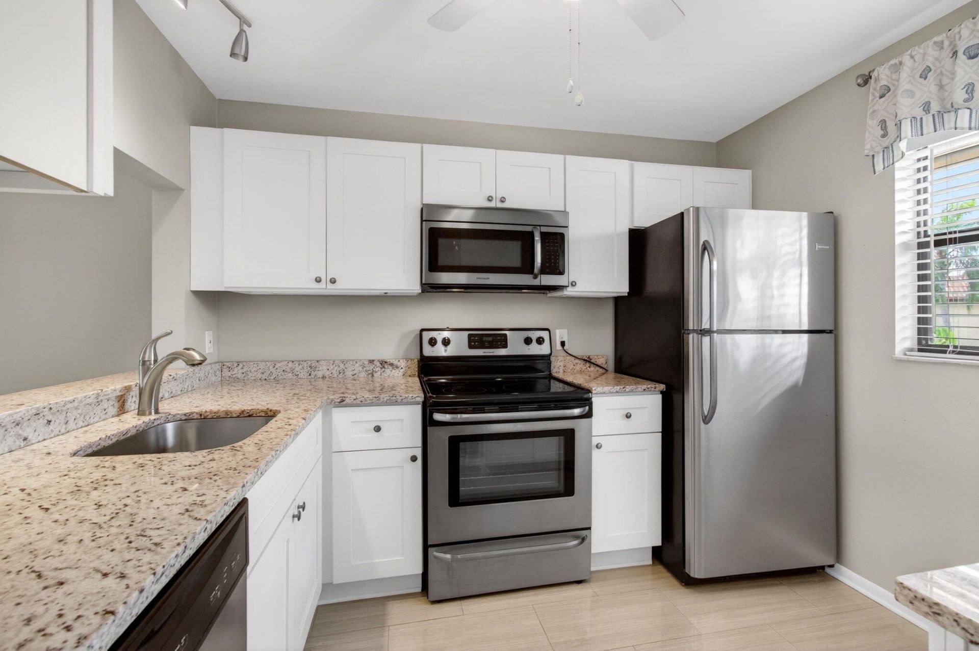 7245 Golf Colony Court, Unit 205, Lake Worth, FL 33467 Photo