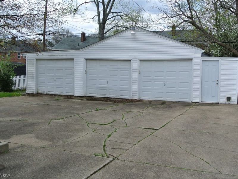 86 & 88 Greencrest Terrace, Akron, OH 44313 Photo 2