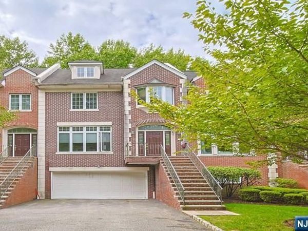 2 Candlewood Drive, OLD TAPPAN, NJ 07675