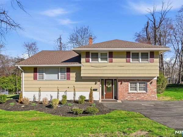 14 King Road, PARK RIDGE, NJ 07656