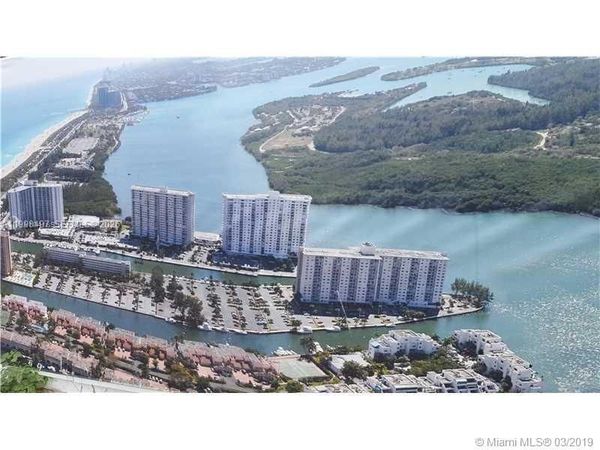 300 Bayview Dr, Unit 516, Sunny Isles Beach, FL 33160