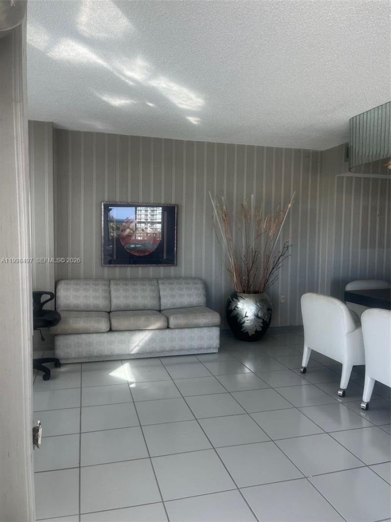 300 Bayview Dr, Unit 516, Sunny Isles Beach, FL 33160 Photo