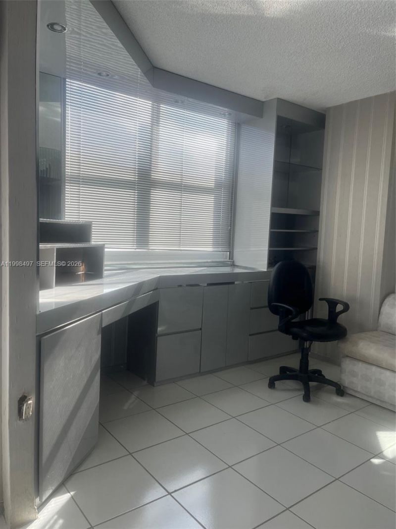 300 Bayview Dr, Unit 516, Sunny Isles Beach, FL 33160 Photo