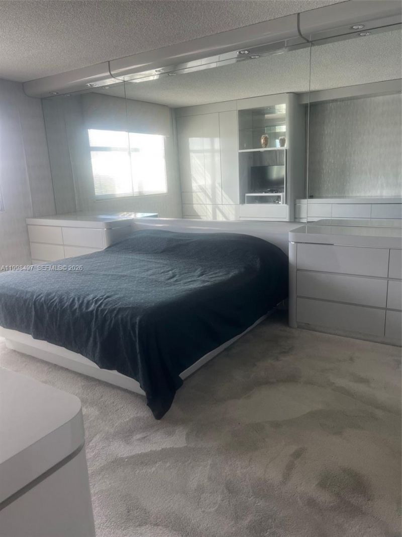 300 Bayview Dr, Unit 516, Sunny Isles Beach, FL 33160 Photo