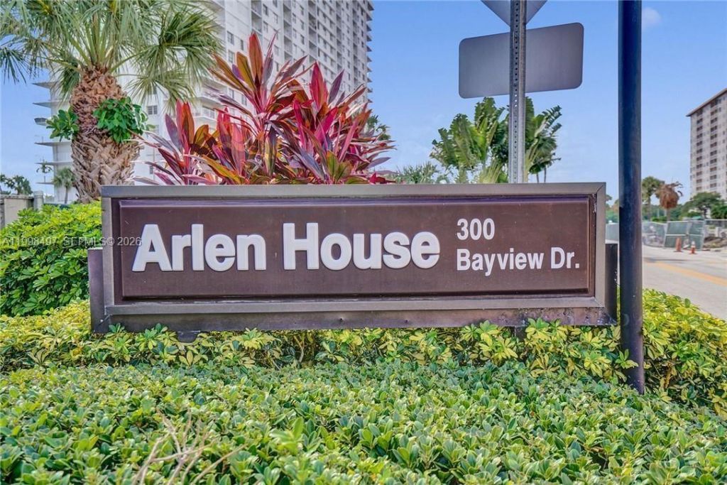 300 Bayview Dr, Unit 516, Sunny Isles Beach, FL 33160 Photo