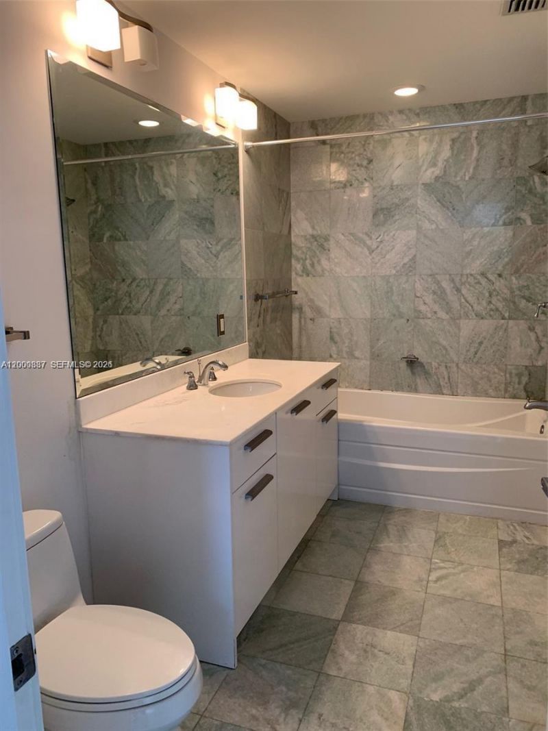 1050 Brickell Av, Unit 1408, Miami, FL 33131 Photo