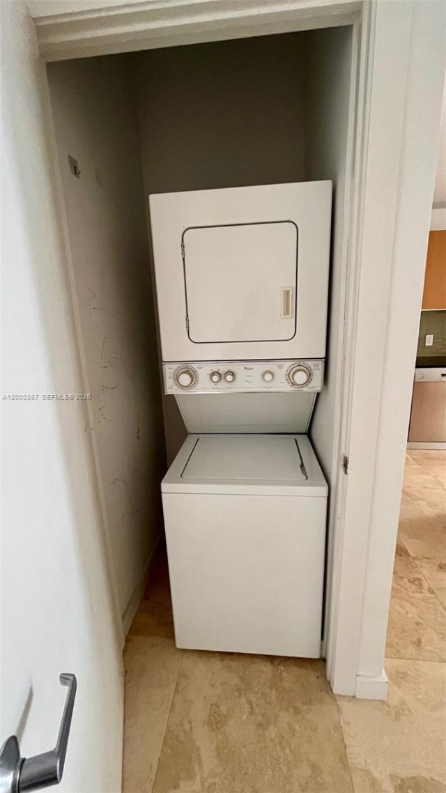 1050 Brickell Av, Unit 1408, Miami, FL 33131 Photo