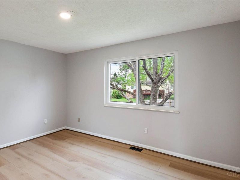 9925 Grasscreek Court, Cincinnati, OH 45231 Photo 12