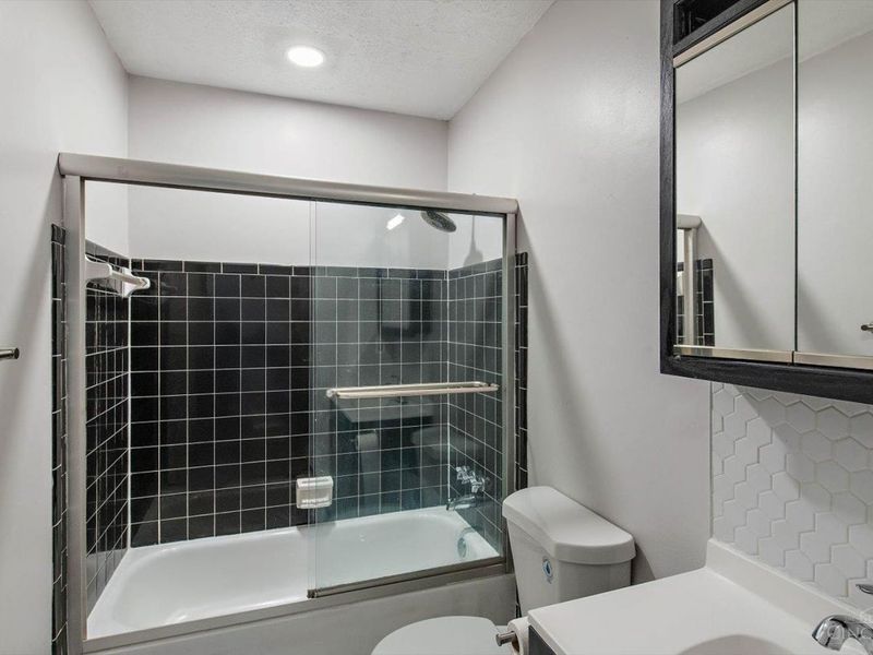 9925 Grasscreek Court, Cincinnati, OH 45231 Photo 14