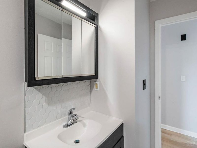 9925 Grasscreek Court, Cincinnati, OH 45231 Photo 15