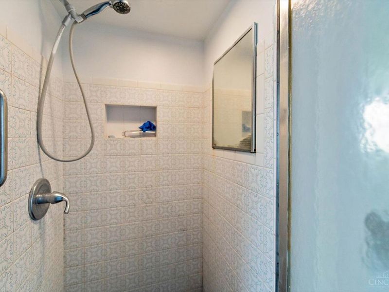 9925 Grasscreek Court, Cincinnati, OH 45231 Photo 26