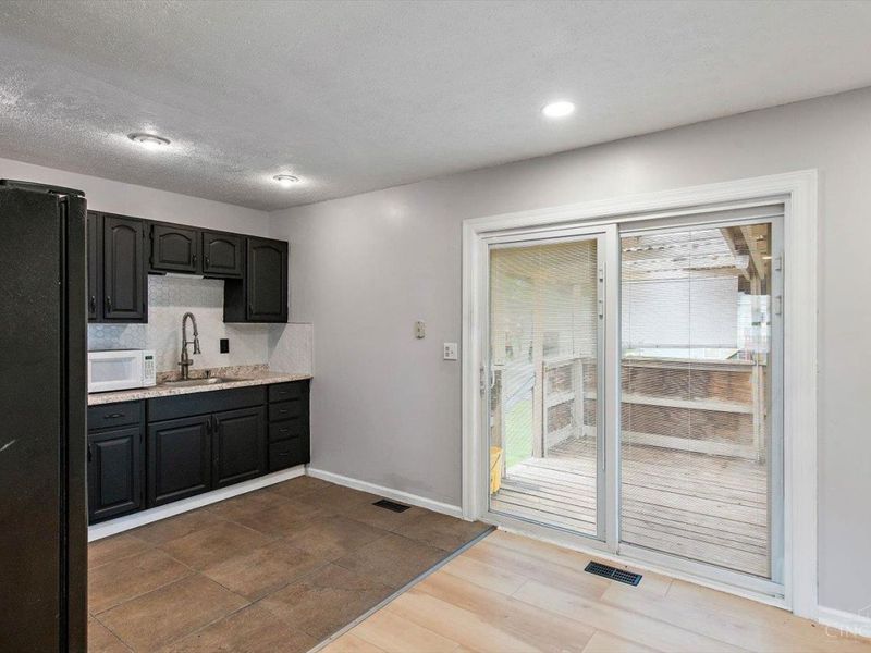 9925 Grasscreek Court, Cincinnati, OH 45231 Photo 3