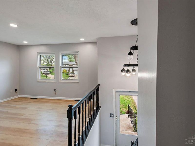 9925 Grasscreek Court, Cincinnati, OH 45231 Photo 5