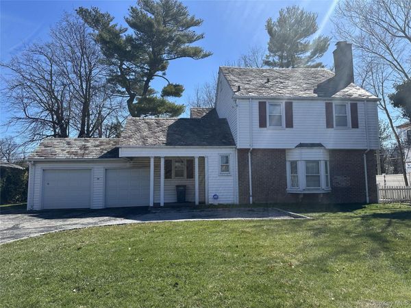 91 Port Washington Boulevard , Roslyn, NY 11576