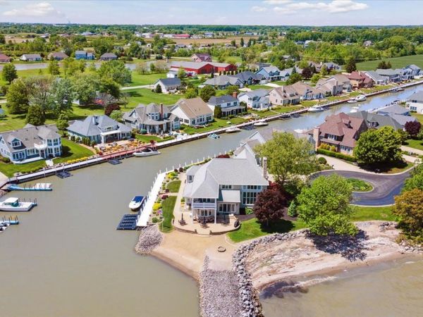 2170 Dorchester Drive, Marblehead, OH 43440