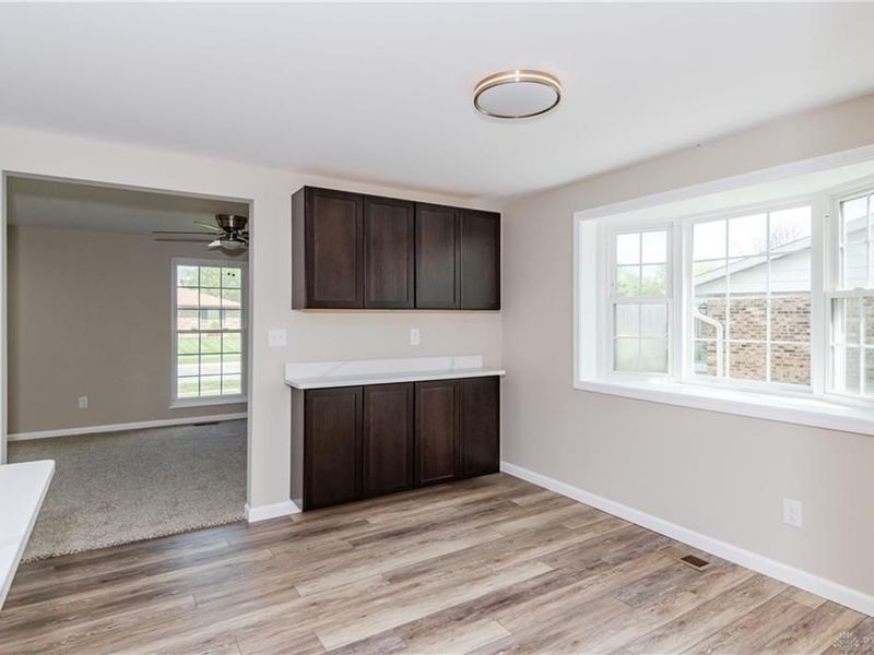 6850 Locustview Drive, Huber Heights, OH 45424 Photo 17