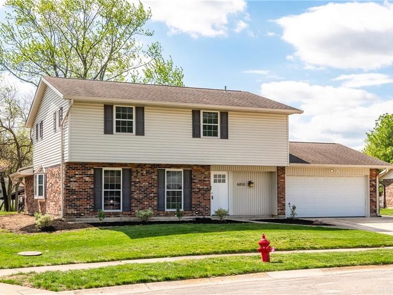 6850 Locustview Drive, Huber Heights, OH 45424 Photo 2