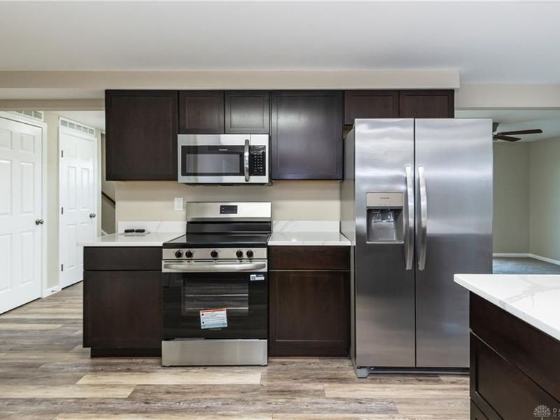 6850 Locustview Drive, Huber Heights, OH 45424 Photo 24