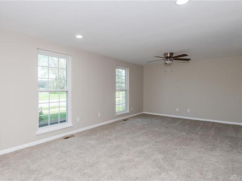 6850 Locustview Drive, Huber Heights, OH 45424 Photo 8