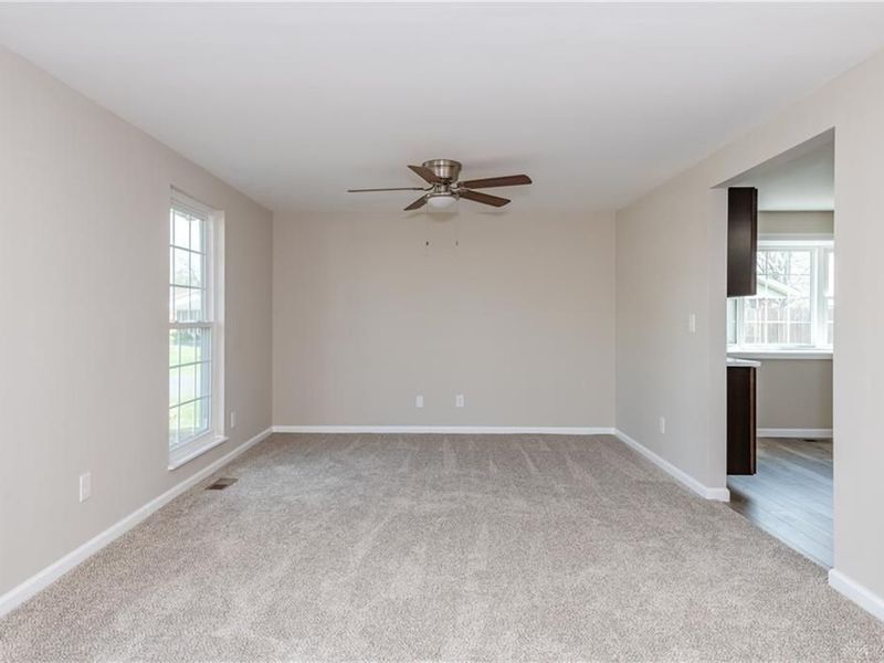 6850 Locustview Drive, Huber Heights, OH 45424 Photo 9