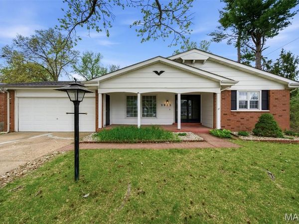 2975 Dover Drive, Florissant, MO 63033