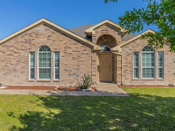301 Wintergreen Court, Weatherford, TX 76085