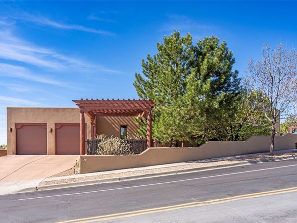97 Avenida Aldea, Santa Fe, NM 87507