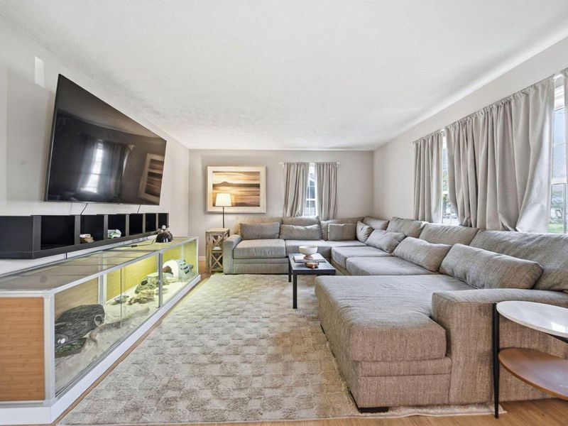 429 Carilla Lane, Columbus, OH 43228 Photo 10