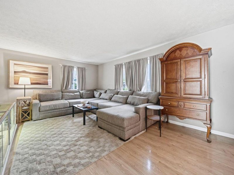 429 Carilla Lane, Columbus, OH 43228 Photo 11