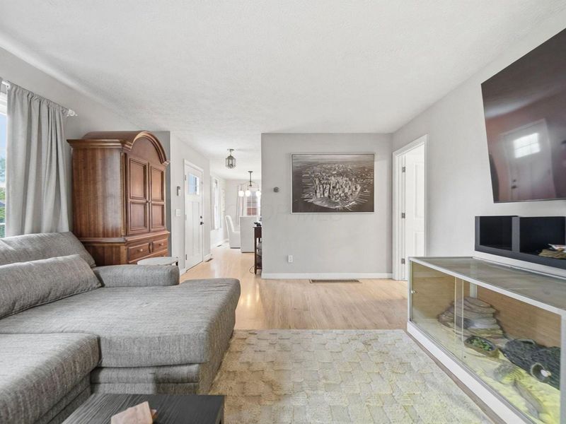 429 Carilla Lane, Columbus, OH 43228 Photo 14