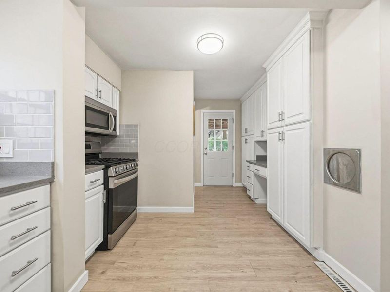 429 Carilla Lane, Columbus, OH 43228 Photo 18