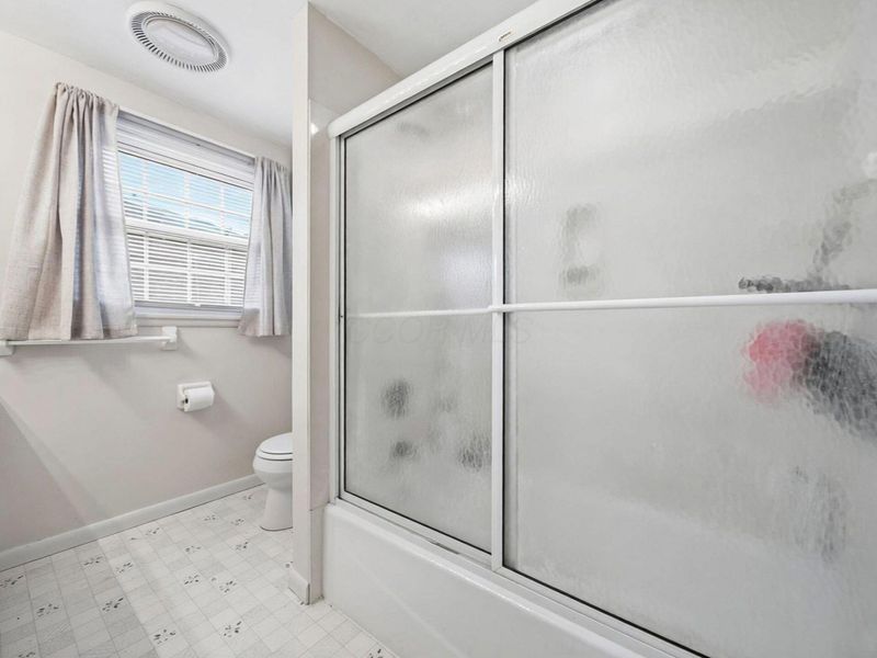 429 Carilla Lane, Columbus, OH 43228 Photo 38