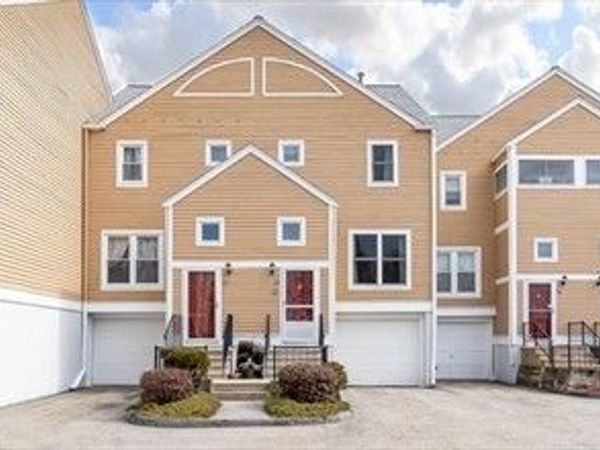 20 Camelot Dr, Unit 20, Worcester, MA 01602