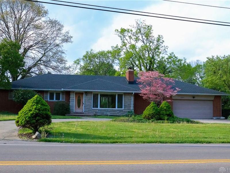 6091 Mad River Road, Washington Township, OH 45459 Photo 1