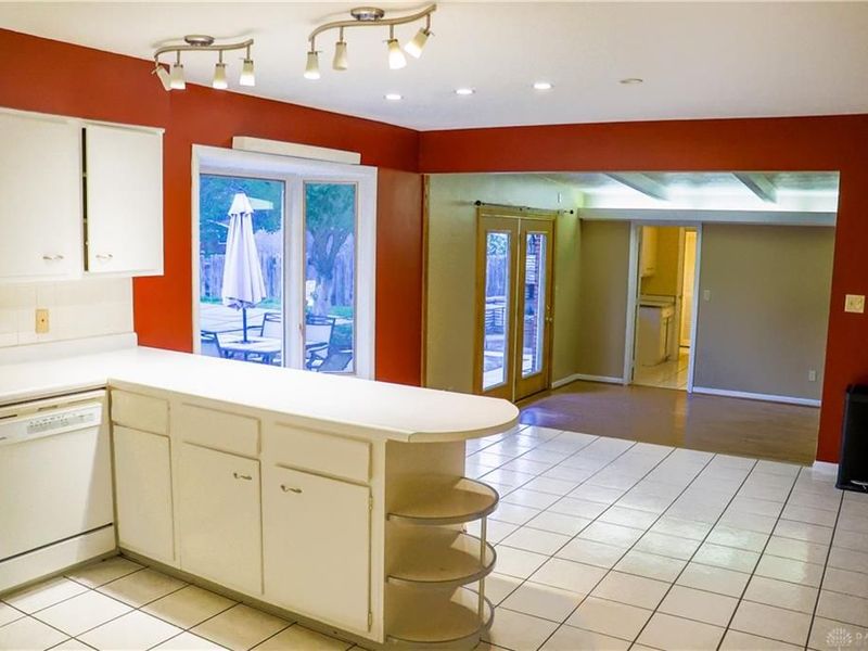 6091 Mad River Road, Washington Township, OH 45459 Photo 4