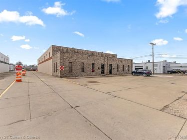 32639 Industrial Road, Garden City, MI 48135