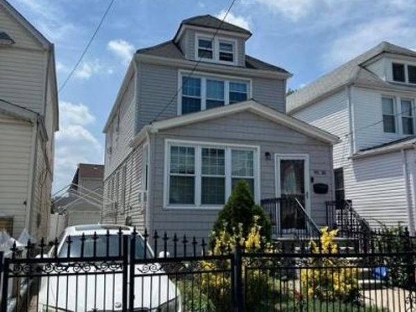 9030 Vanderveer Street, Queens Village, NY 11428