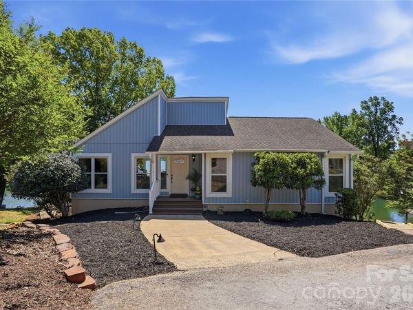 19011 Kailua Circle, Tega Cay, SC 29708