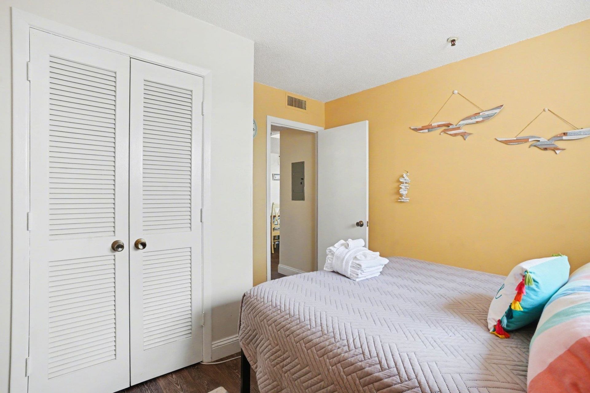 5905 S Kings Hwy. Photo 20