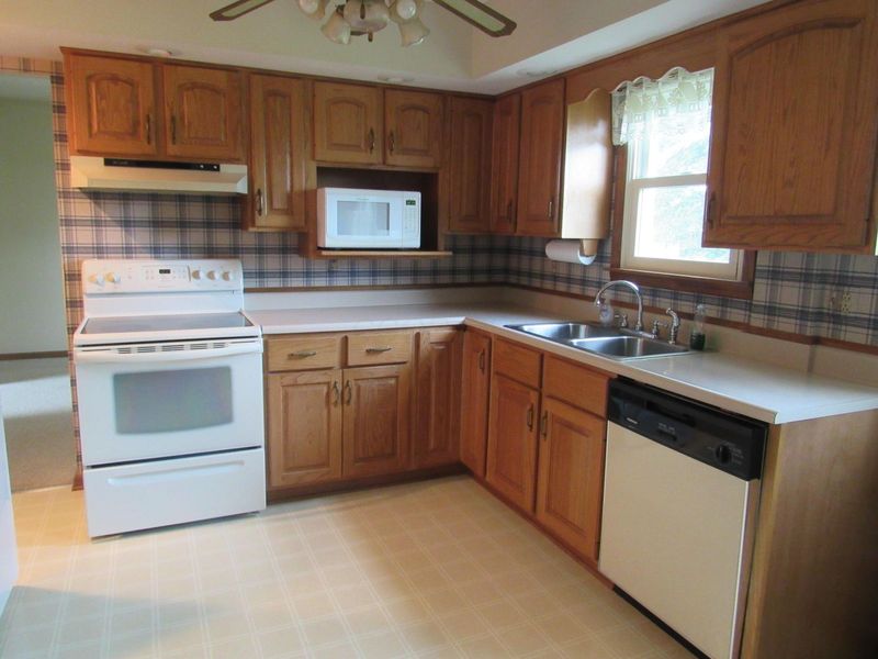 8080 Hagerty Road, Ashville, OH 43103 Photo 3