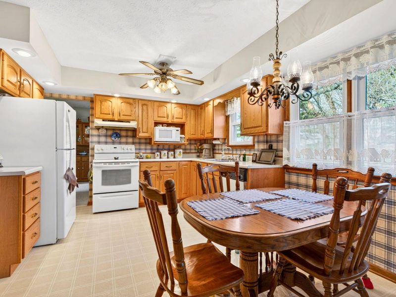 8080 Hagerty Road, Ashville, OH 43103 Photo 5
