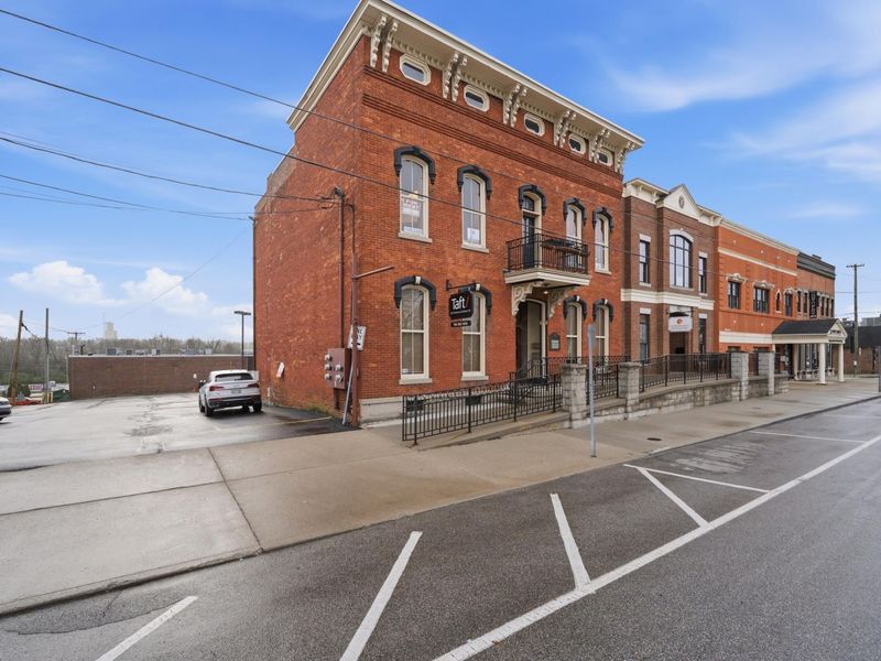 88 N Sandusky Street, Delaware, OH 43015 Photo 3