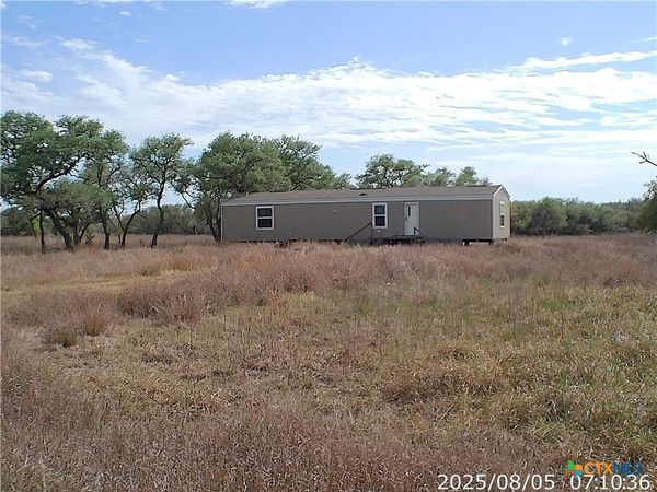737 Private Road 1065, Hallettsville, TX 77964