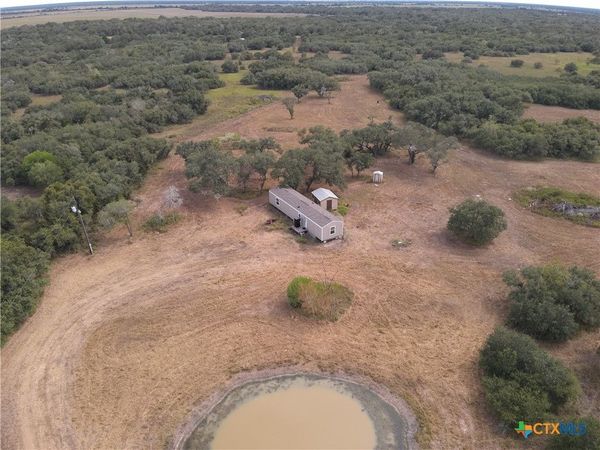 737 Private Road 1065, Hallettsville, TX 77964