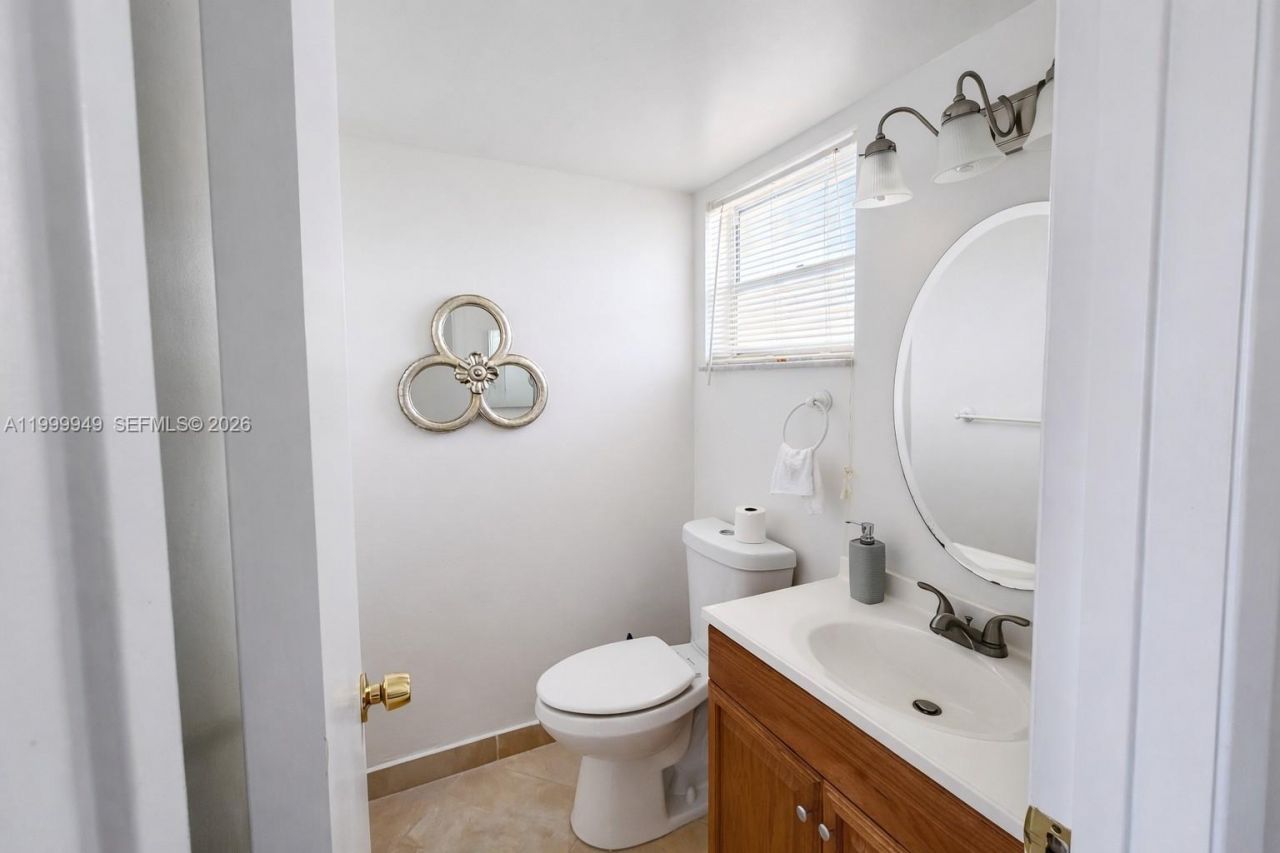 950 Hillcrest Dr, Unit 302, Hollywood, FL 33021 Photo